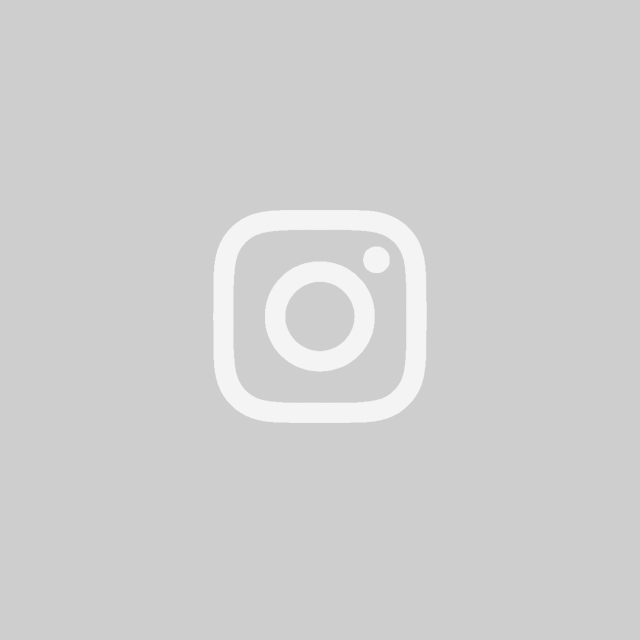 富山からのお客様をお迎えします。
母コーディネート。
小紋は紗の一種でしょうか。祖母の箪笥より。
帯は芭蕉布。琥珀の帯留めと共に。
／芭蕉布／琥珀の帯留め／